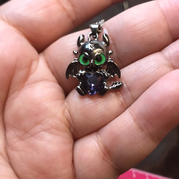 Toothless how to train a dragon purple heart necklace - Picture 7 of 7